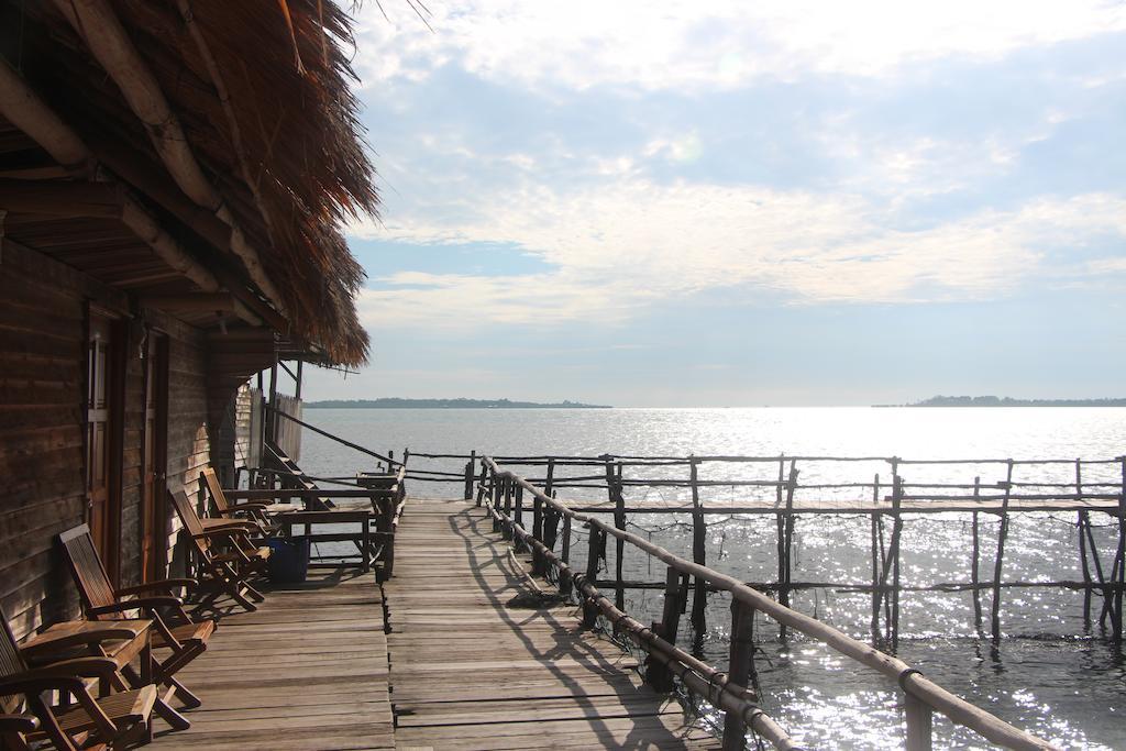 Bintan Laguna Restaurant And Resort Teluk Bakau ภายนอก รูปภาพ